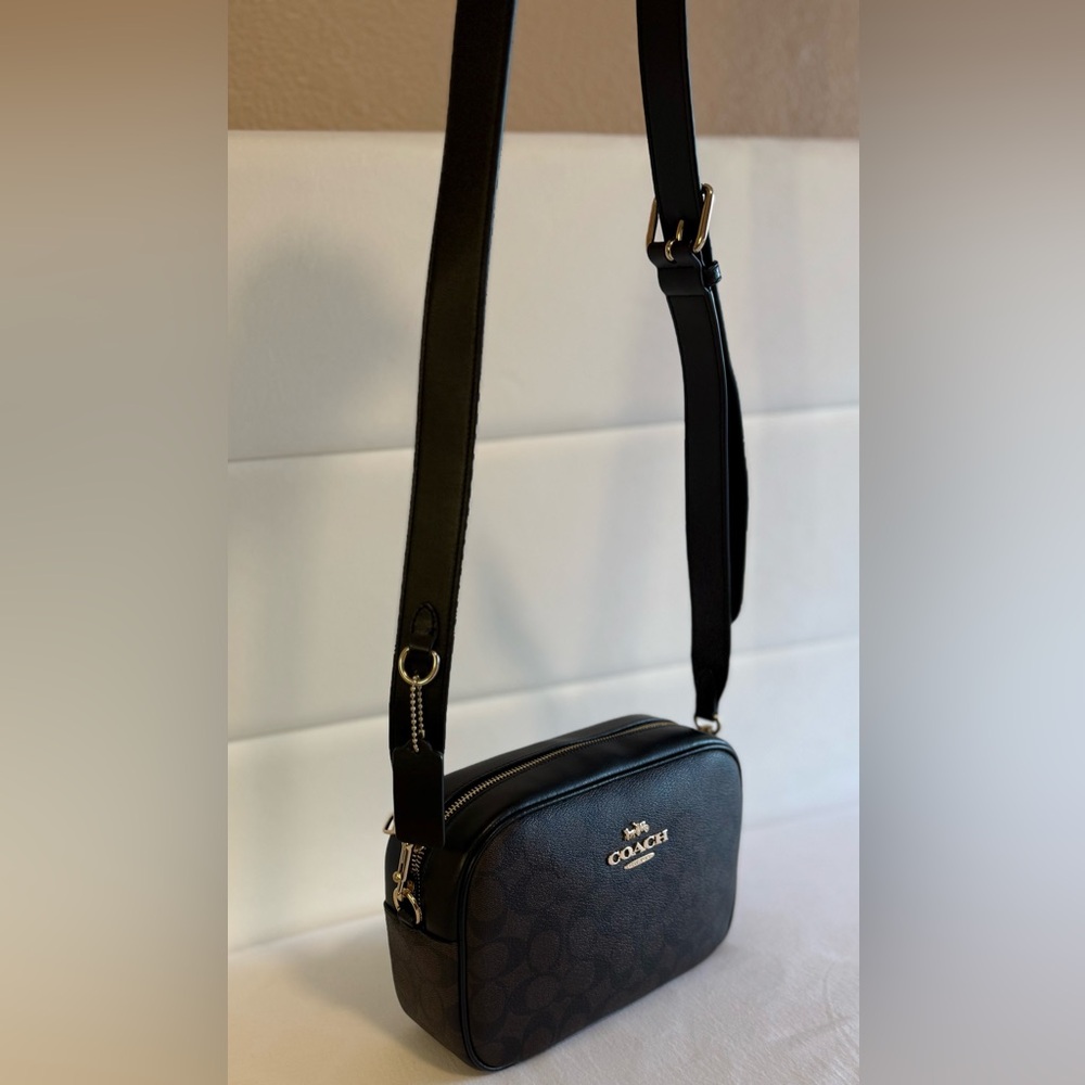 Coach Mini Jamie Camera Bag
Monogram Canvas Brown Black Leather
Crossbody - Picture 11 of 14